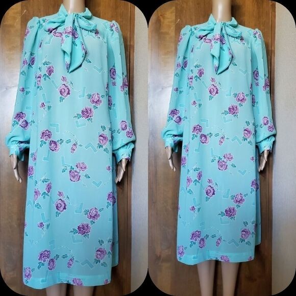 Vintage LA CHEMISE  semi-transparente Pastel FloralLounge gown - Picture 1 of 10